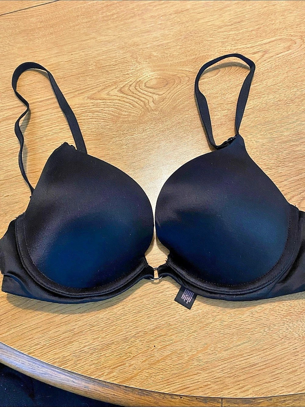 Victoria's Secret Very Sexy Plunge Bra in Black 32C